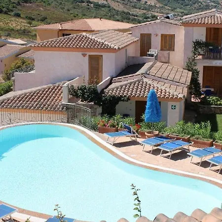 Crystal Pool Village In Apartment *