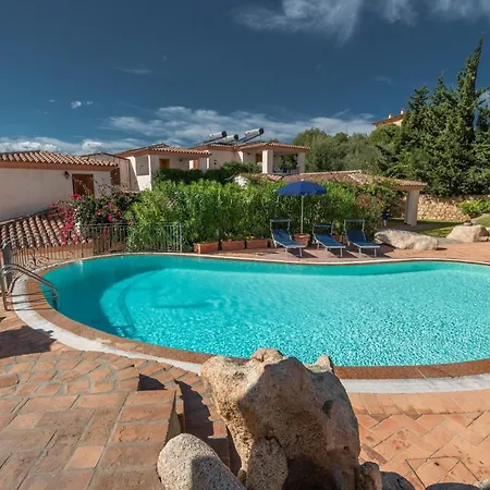 דירה Crystal Pool Village In *