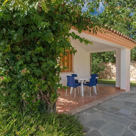 Crystal Pool Village In Apartman