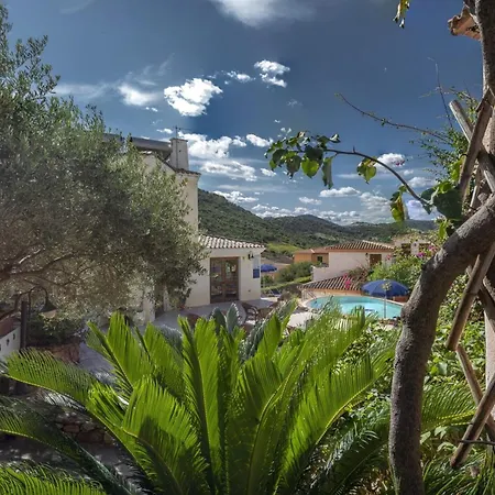 דירה Crystal Pool Village In *