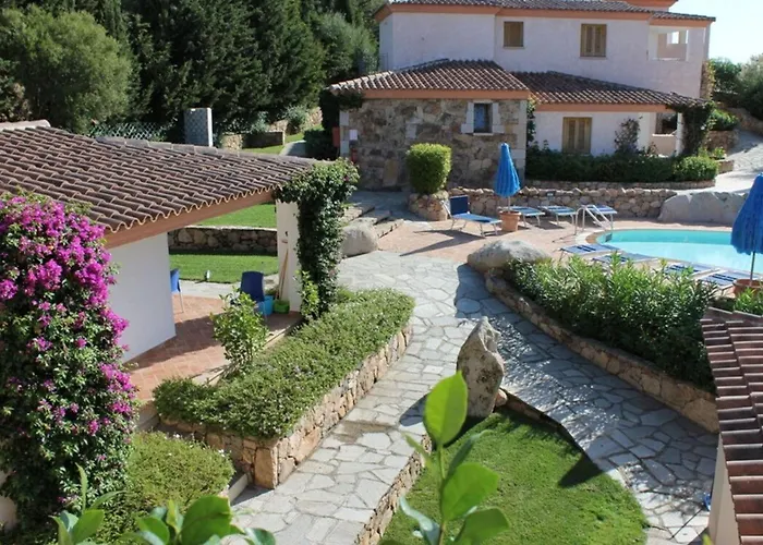 Apartment Crystal Pool Village In Tanaunella